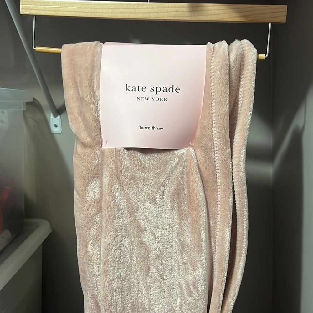 Kate Spade New York, fleece throw